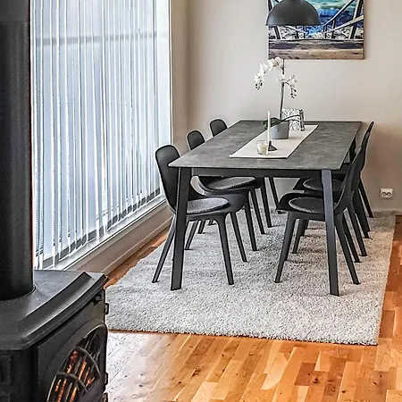 Beautiful In Lindesnes With Kitchen Holiday home